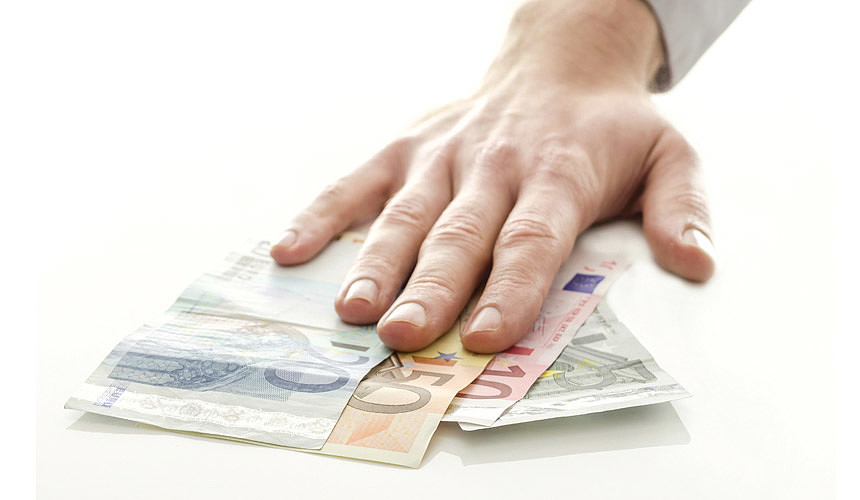Курс евро – снова ниже 80 рублей. Летим в Грецию?