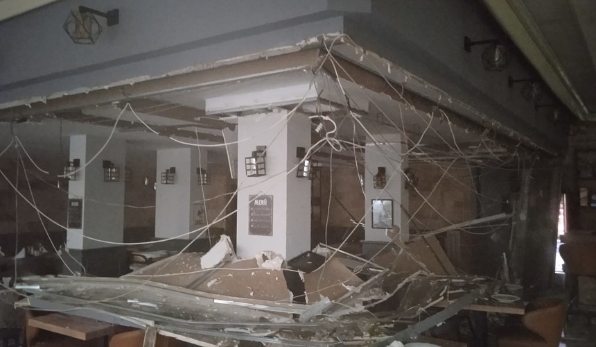 На турецком курорте Анталья устраняют последствия шторма