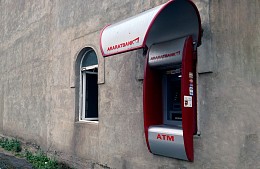 Туристы опровергли заявление о неработоспособности карт «Мир» в Армении