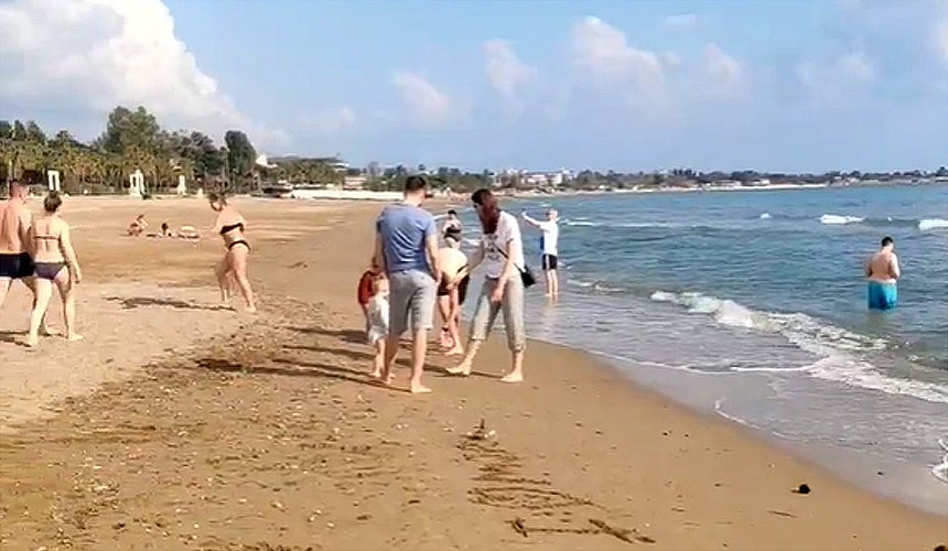 Погода в Турции радует, но туристы ценят отели с подогреваемыми бассейнами