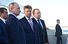 Владимир Путин взял с собой в Египет главу Минтранса Максима Соколова