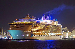 Вернут ли российским туристам деньги за прерванный круиз Royal Caribbean?