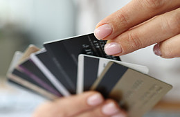 VISA и MasterCard ограничивают работу в России