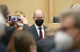Власти Германии готовятся снять ковидные ограничения в стране