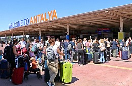 Больше всего туристов в Анталью прибывает из России