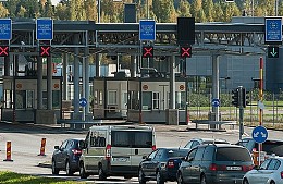 Туристы из России взломали финский транзит